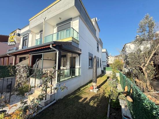 Doğanbey'de Denize Yakın Satılık Bahceli 3+1 Villa