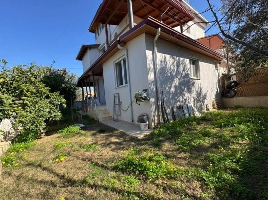 Seferihisar’cumhuriyet Mahallesi, Meltem Tur Sitesi Deniz Tarafında Satılık 4+1 Villa