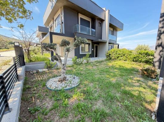 Doğanbey'de Deniz Tarafı Satılık 3+1 Ultra Lüks Villa