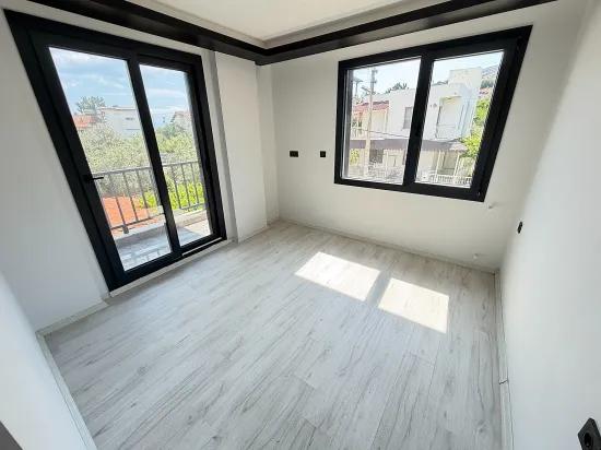 Doğanbeyde Denize Yakın 370 M2 Bahce Tek Müstakil 3+1 Villa