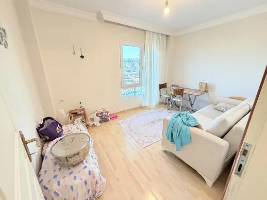 Ürkmez'de Denize 400 M, Ayrı Mutfak Çift Balkon Geniş 2+1 Daire