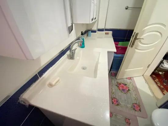 Ürkmez merkezde giriş katı 2 + 1 full eşyalı daire