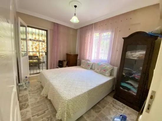 Ürkmez merkezde giriş katı 2 + 1 full eşyalı daire