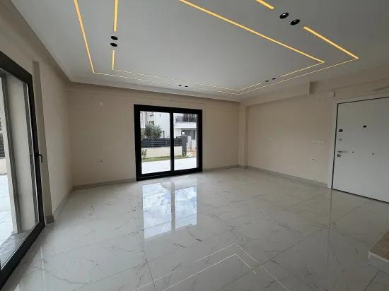 Gümüldür’de Satılık Ultra Lüks 3+1 Villa
