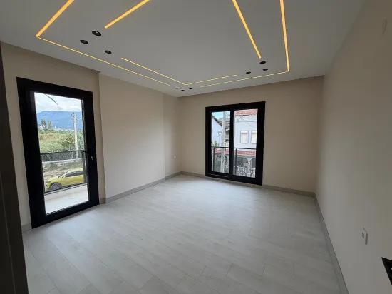 Gümüldür’de Satılık Ultra Lüks 3+1 Villa