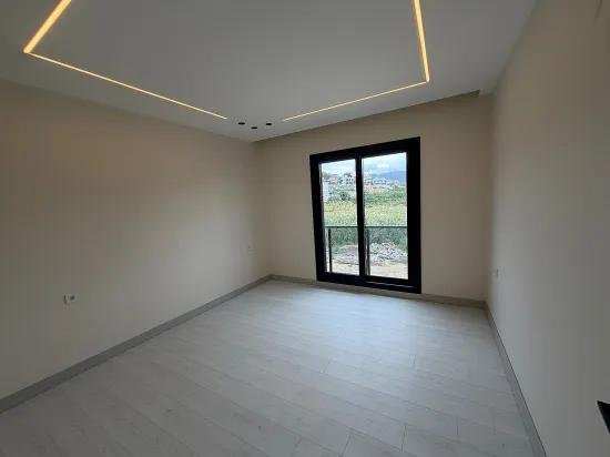 Gümüldür’de Satılık Ultra Lüks 3+1 Villa