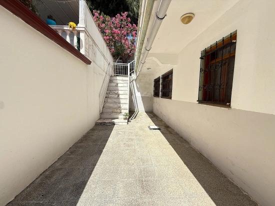 Ürkmez'de Denize 250 M, Uygun Fiyat Satılık 3+1 Bahçeli Daire