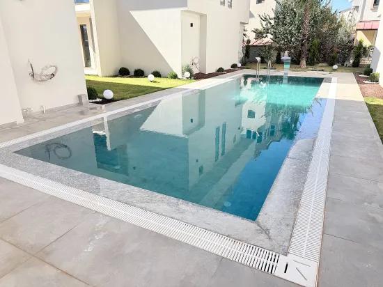 🏡 Seferihisar Ürkmez’de Site İçerisinde Havuzlu Sıfır Lüks Villa