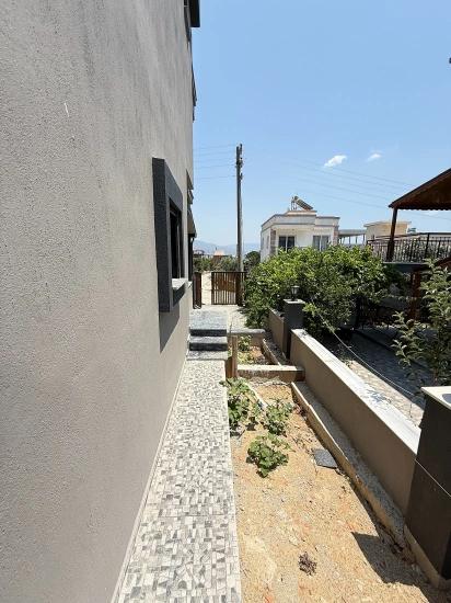 Seferihisar Doğanbeyde Satılık 3+1 Deniz Manzaralı Bahçeli Villa