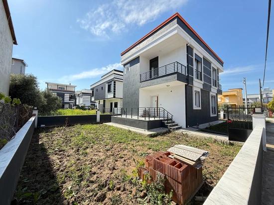 Seferihisar Doğanbey‘de 300 M2 Arsa İçinde Tek Müstakil 3 + 1 Dubleks Villa