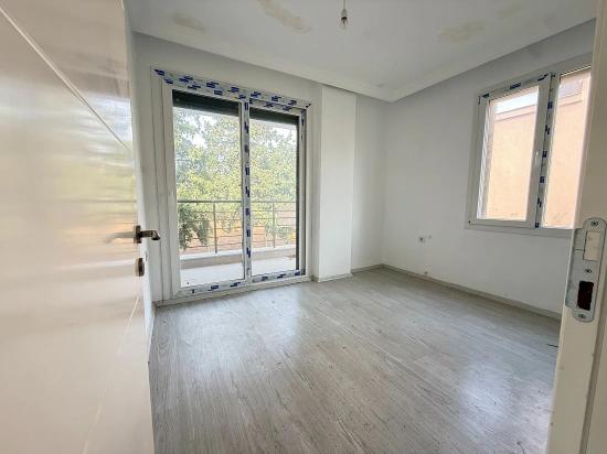 Seferihisar Doğanbey’de Satılık 3 + 1 Sıfır Geniş Bahçeli Villa Yazlık