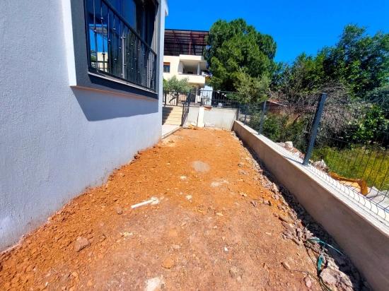 Seferihisar Payamlı'da Satılık Sıfır 2+1 Bahçeli Dubleks Villa
