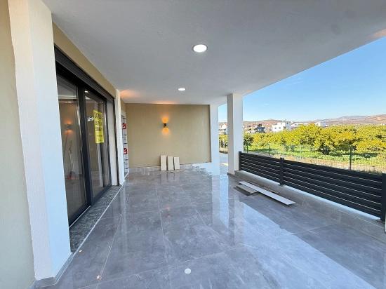 Seferihisar Doğanbey De Denize Yakin Satılık Bahçeli Sıfır Luks 3+1 Villa