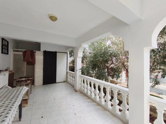 Seferihisar Doğanbey’de Satılık Bahçeli Müstakil 6 + 1 Villa