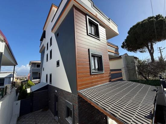 Seferıhısar Doğanbey'de Satılık Sıfır Genıs Müstakil 4+1 Villa