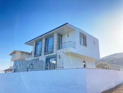 Seferihisar Doğanbeyde Satılık 2+1 Deniz Manzaralı Bahçeli Villa