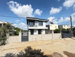 Seferihisar Doğanbey Atatürk Mah. Satılık 3+1 Villa - 370 m²