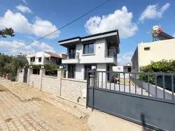 Seferihisar Doğanbey Atatürk Mah. Satılık 3+1 Villa - 370 m²