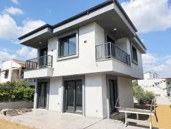 Seferihisar Doğanbey Atatürk Mah. Satılık 3+1 Villa - 370 m²