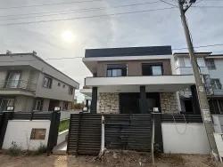 Seferihisar Doğanbey Cumhuriyet Mah. Satılık 3+1 Yazlık - 180 m²
