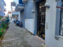 Seferihisar Ürkmez Merkez’de Satılık2+1 Ara Kat Daire