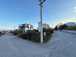 Seferihisar Doğanbey’de Satılık 285 Metre² İmarlı Köşe Arsa