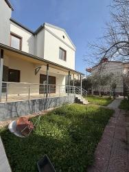 Seferihisar Doğanbey Cumhuriyet Mah. Satılık 3+1 Müstakil Ev - 240 m²