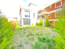 Seferihisar Ürkmez Bengiler Mah. Satılık 3+1 Villa - 185 m²