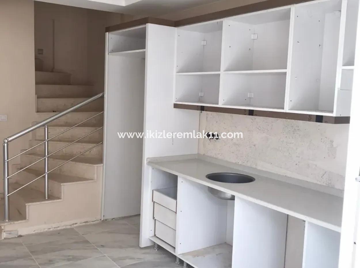 Seferihisar Doğanbeyde Satılık, Site İçinde Tamamen Müstakıl 3+1 Yazlık Villa