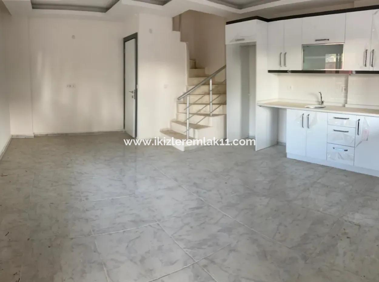 Seferihisar Ürkmez Merkez De Satılık Sıfır Müstakil 3+1 Yaz-Kış Villa Yazlık