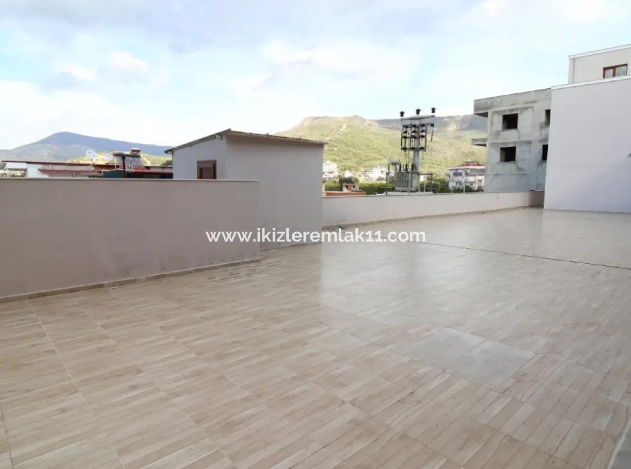 Seferihisar Ürkmez Merkez'de Acil Satılık 2+1 90M2 Lüks Daire