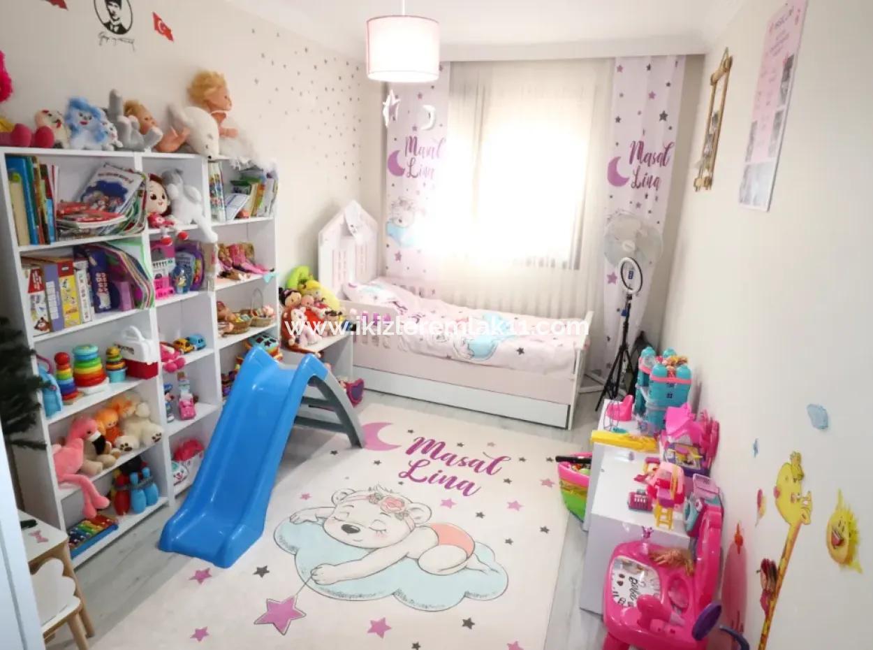 Seferihisar Ürkmez Merkez'de Acil Satılık 2+1 90M2 Lüks Daire