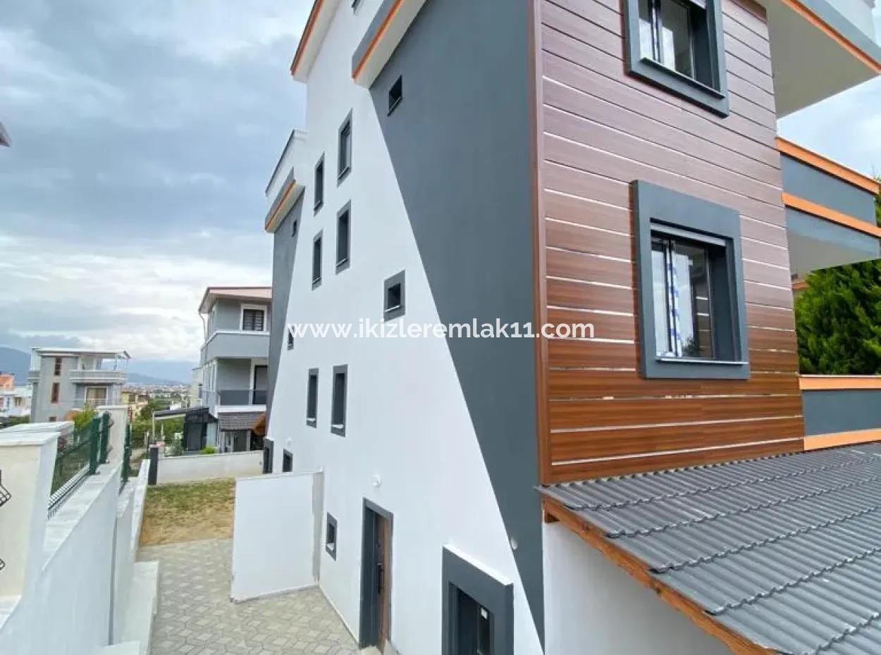 Seferihisar Doğanbey Arkonut Da Satılık Müstakil 4+1 Yaz-Kış  Villa