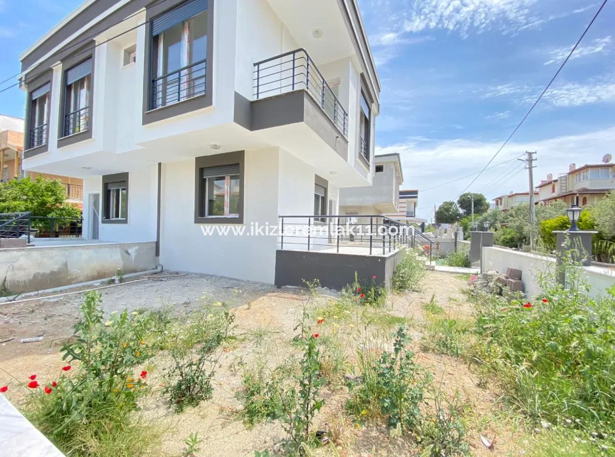 Seferihisar Doğanbey'de Satılık Ferah Konum 3+1 Lüks Villa