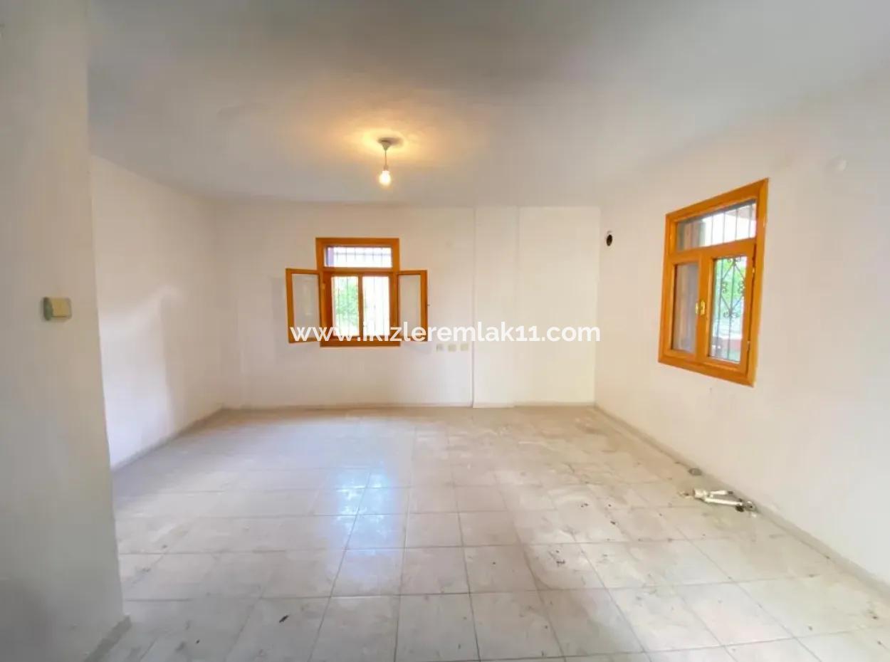 Seferihisar Ürkmez Merkez De Denize Yakın 1+1 Daire