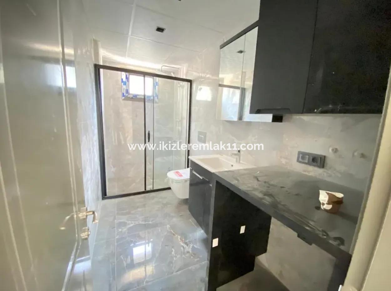 Seferihisar Doğanbey'de Denize Sıfır Site İçinde Satılık 3+1 Villa