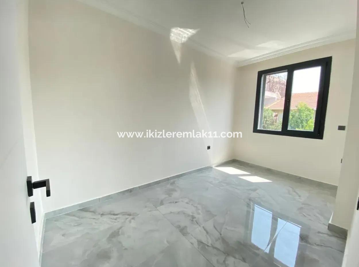 Seferihisar Doğanbey Deniz Tarafında Satılık 3+1 Geniş Bahçeli Sıfır Villa