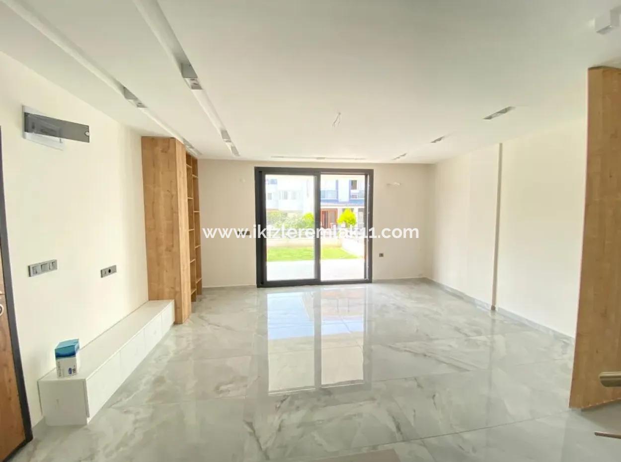 Seferihisar Doğanbey Deniz Tarafında Satılık 3+1 Geniş Bahçeli Sıfır Villa