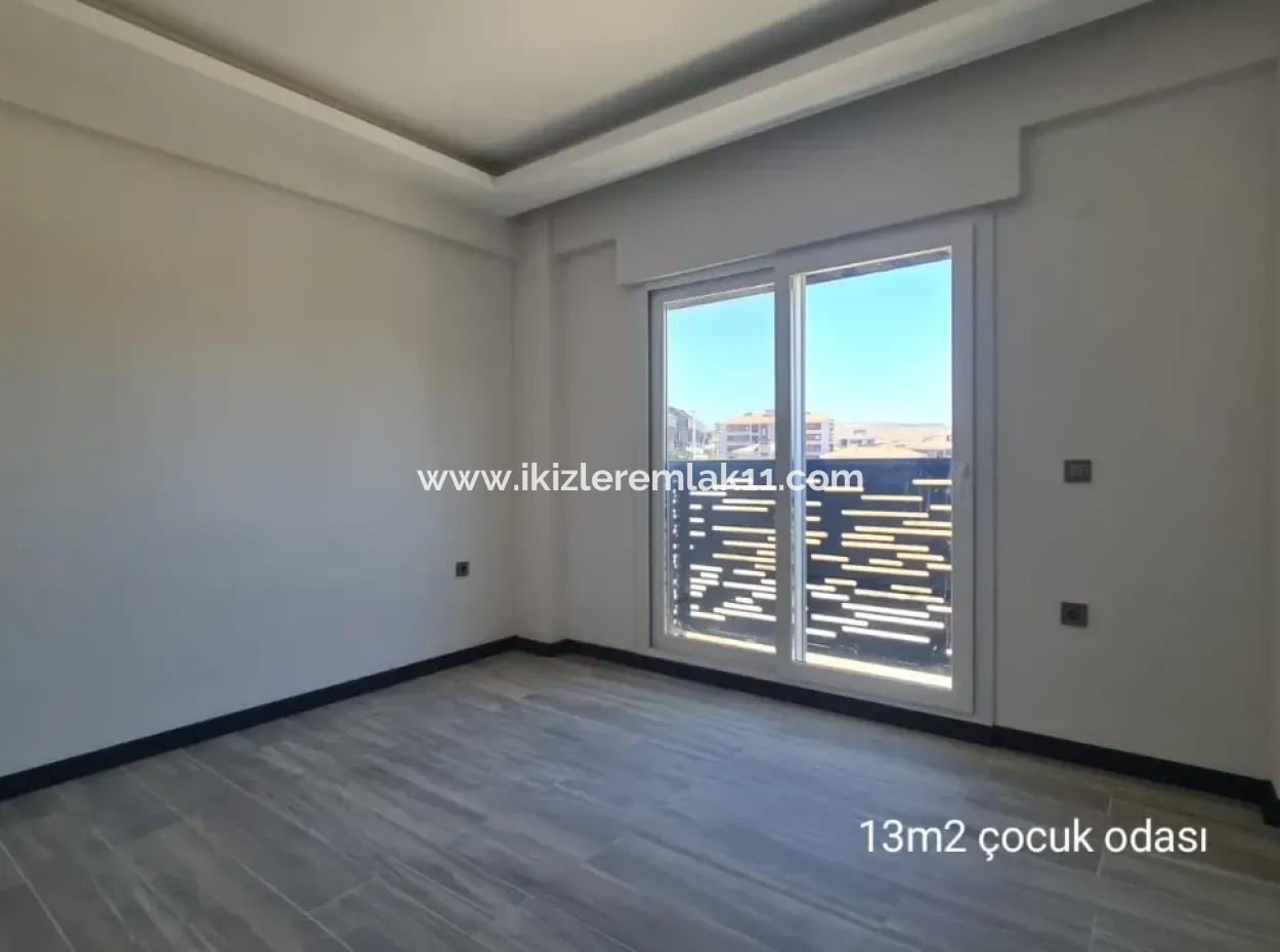 Seferihisa Camikebirde Müstakil Bahçesi Satılık 5+2 Hauzlu Villa