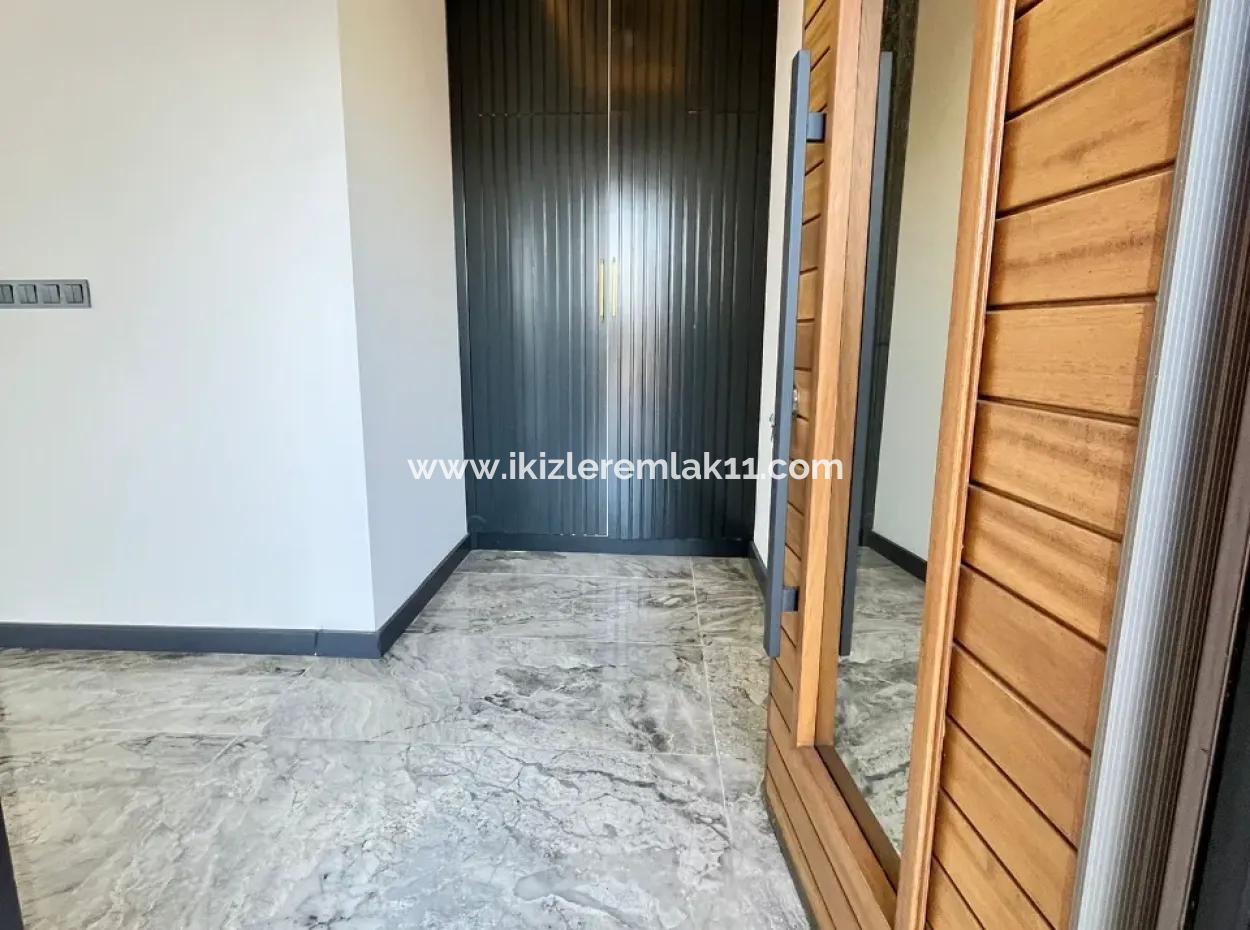 Doğanbey'de Panoramik Deniz Manzaralı Ultra Lüks 3+1 Villa