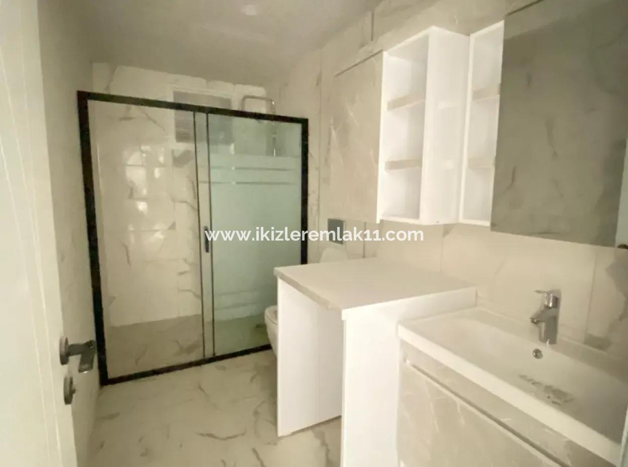 Ürkmez Merkez De Ferah Kullanışlı Satılık Sıfır 3+1 Daire