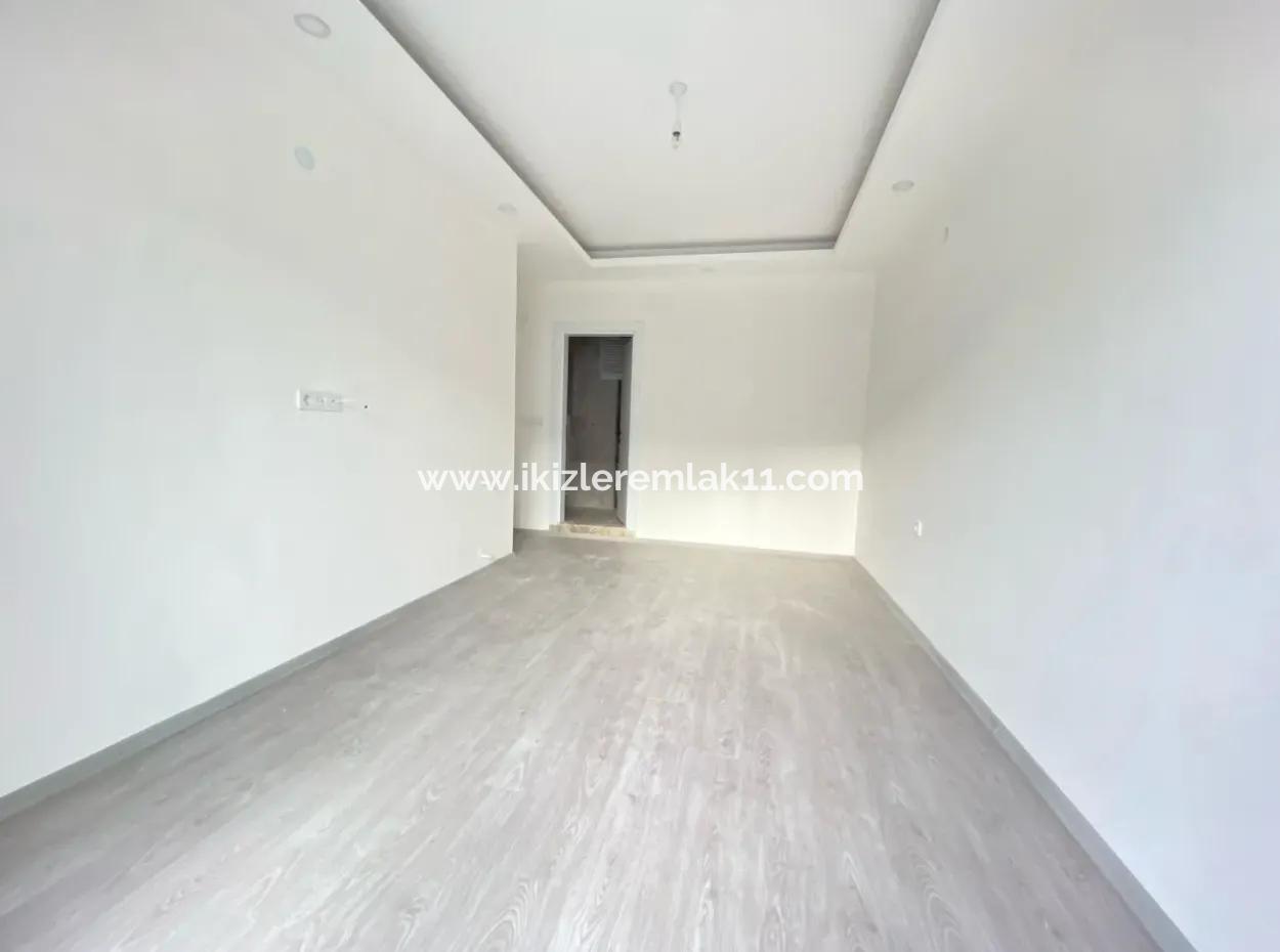 Ürkmez Merkez De Ferah Kullanışlı Satılık Sıfır 3+1 Daire