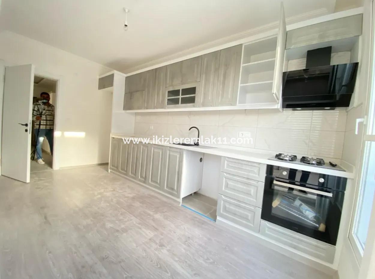 Ürkmez Merkez De Ferah Kullanışlı Satılık Sıfır 3+1 Daire