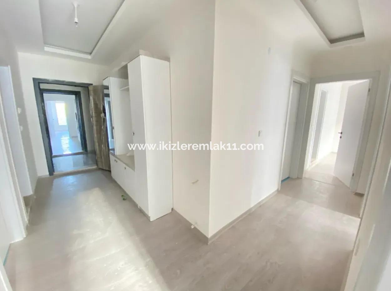 Ürkmez Merkez De Ferah Kullanışlı Satılık Sıfır 3+1 Daire
