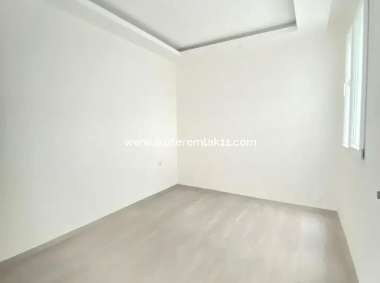 Ürkmez Merkez De Ferah Kullanışlı Satılık Sıfır 3+1 Daire