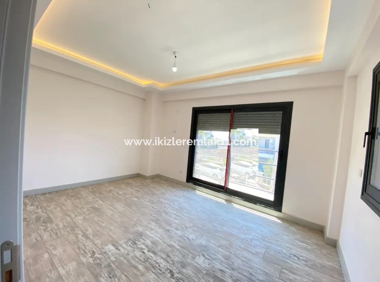 Seferihisar Akarcada Müstakil Havuzlu Lüx Şömüneli Satılık 4+1 Villa