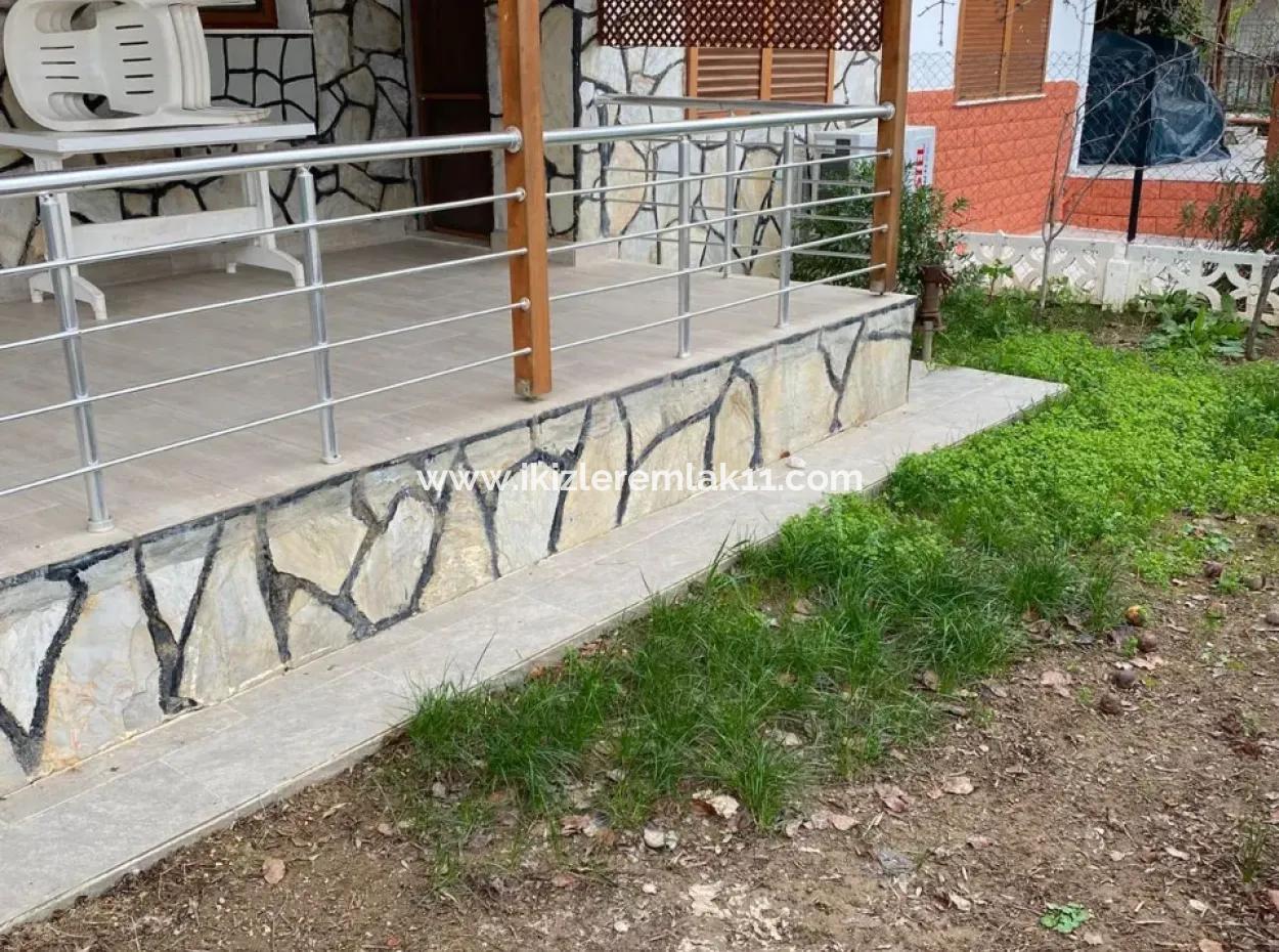 Seferihisar Doğanbey De Site İçinde Satılık 4+1 Villa Yazlık