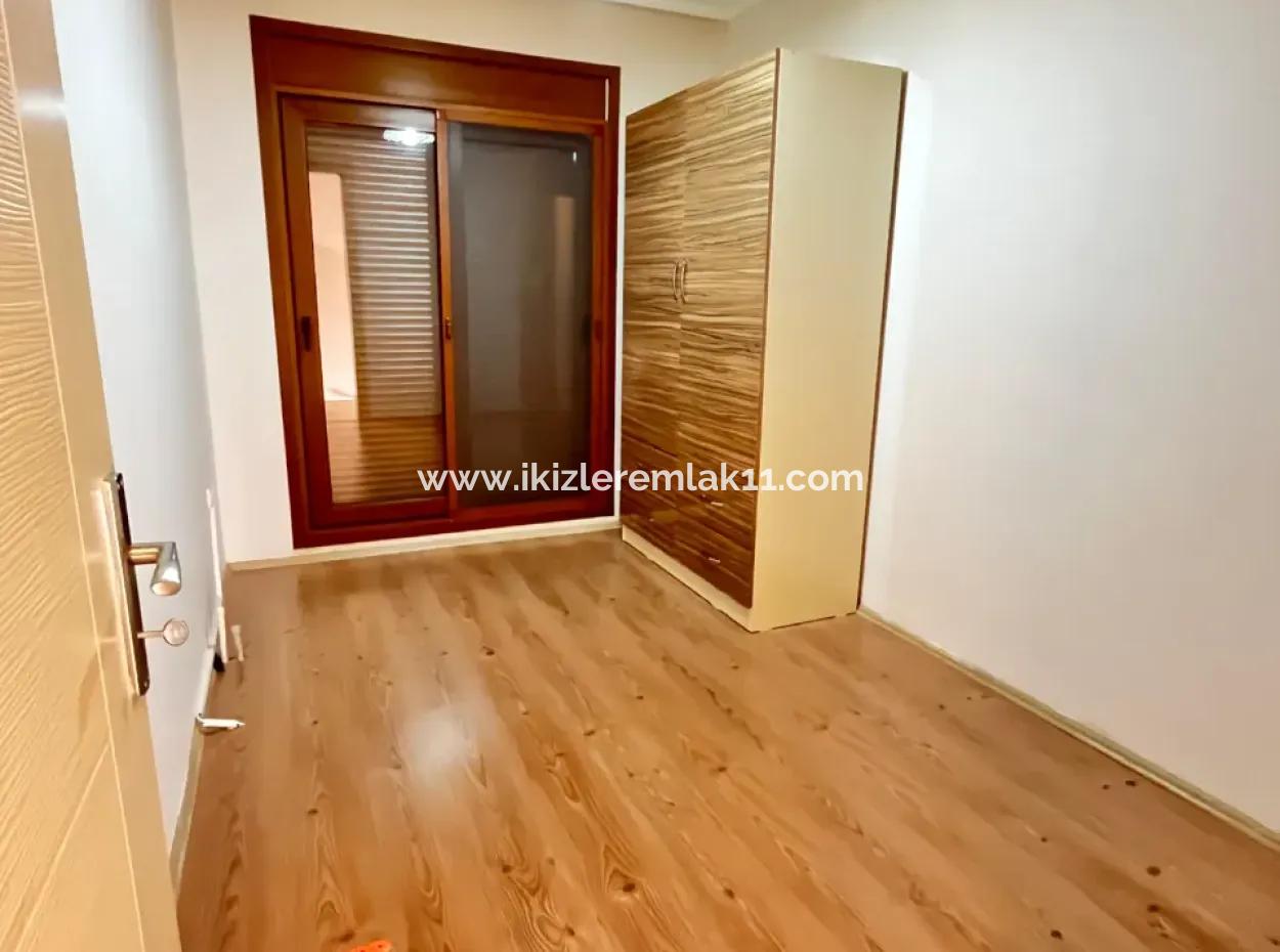 Seferihisar Doğanbey'de Denize Yakın Satılık 4+1 Villa Yazlık