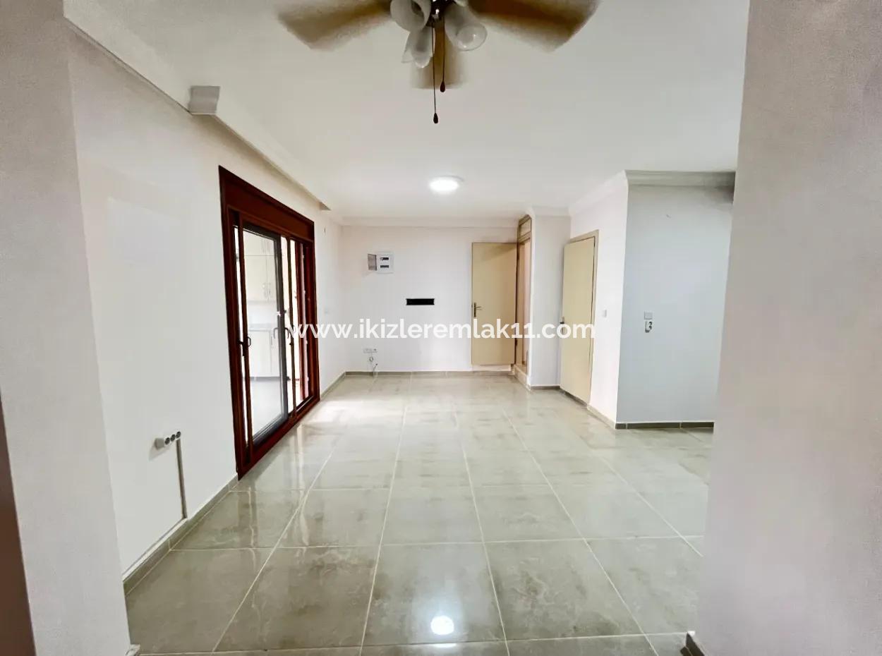 Seferihisar Doğanbey'de Denize Yakın Satılık 4+1 Villa Yazlık