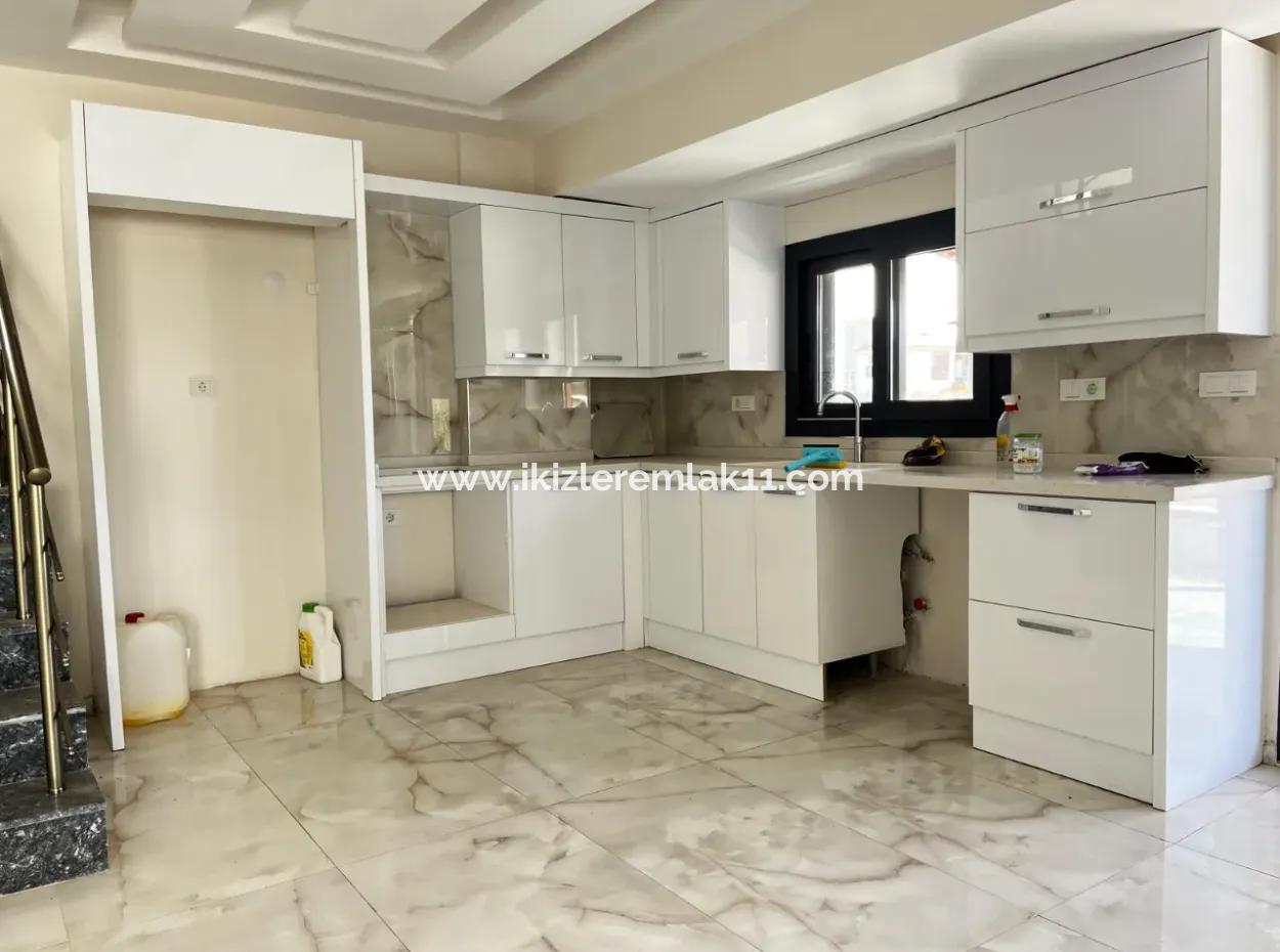 Seferihisar Doğanbeyde Satılık Sıfır Havuzlu Müstakil 3+1 Villa